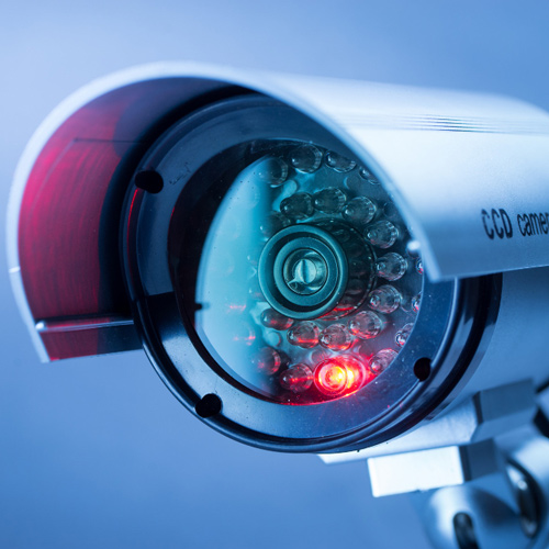 camera-videosurveillance-securite-dans-immeuble-bureaux